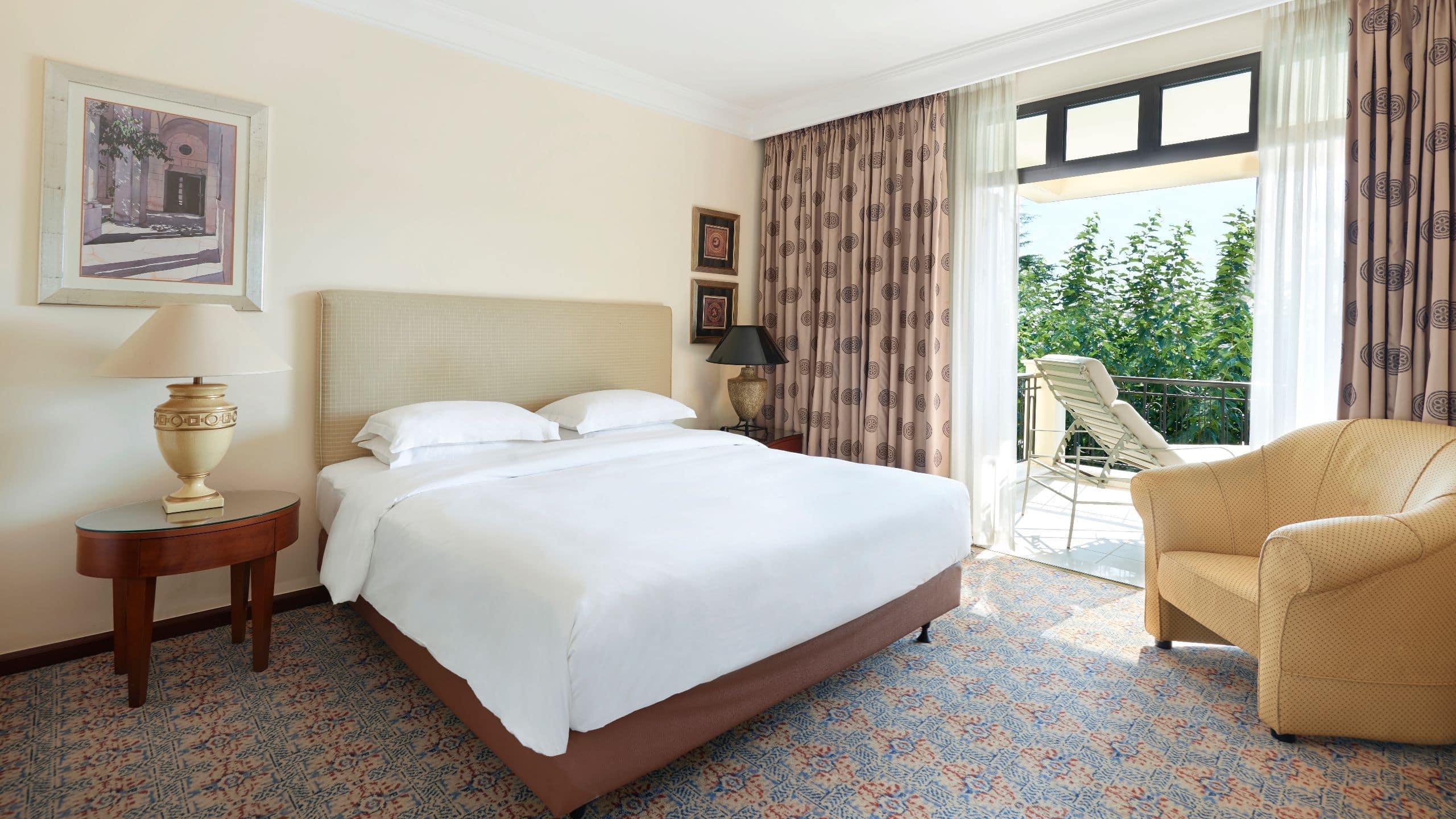 Hyatt Regency Thessaloniki Hotel Ngoại thất bức ảnh A guest room at the hotel