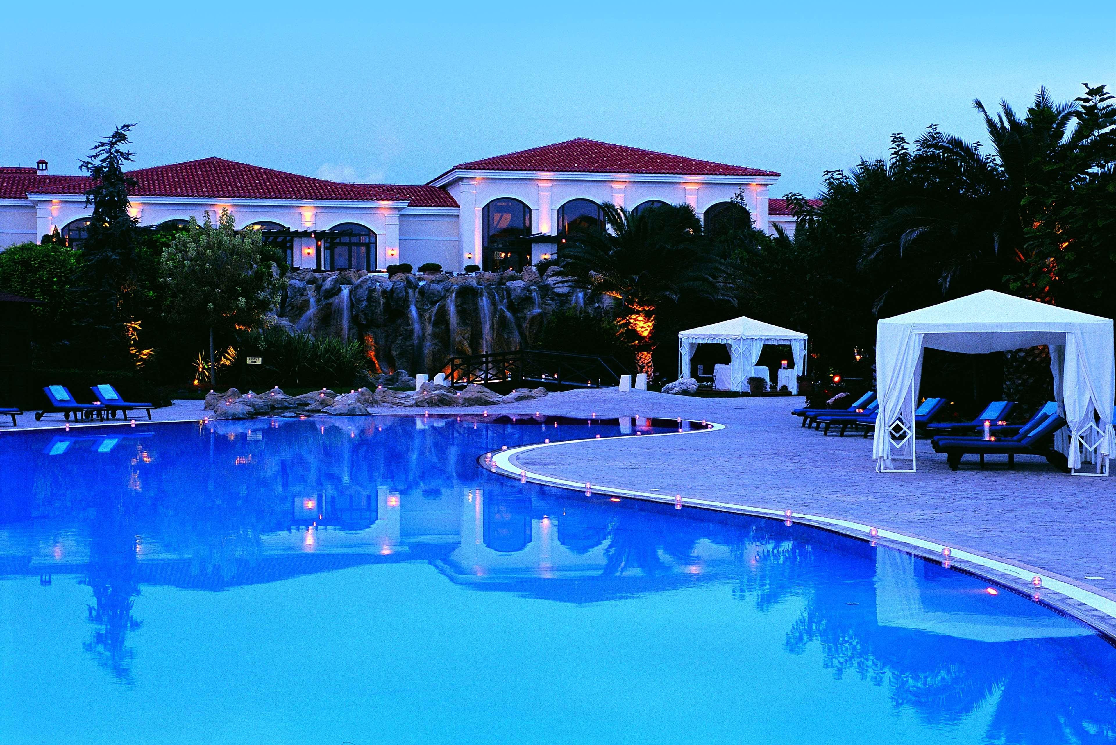 Hyatt Regency Thessaloniki Hotel Ngoại thất bức ảnh The pool at the hotel