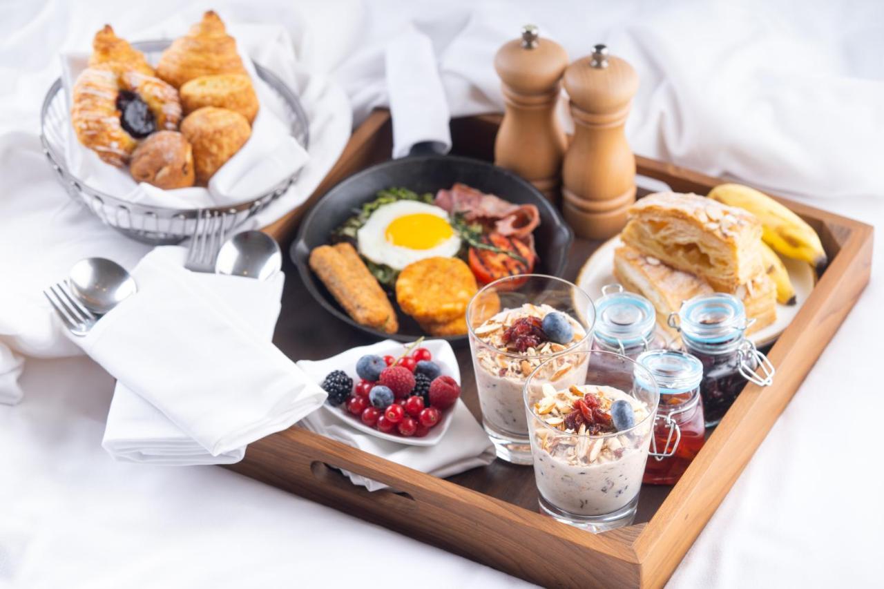 Hyatt Regency Thessaloniki Hotel Ngoại thất bức ảnh A breakfast tray