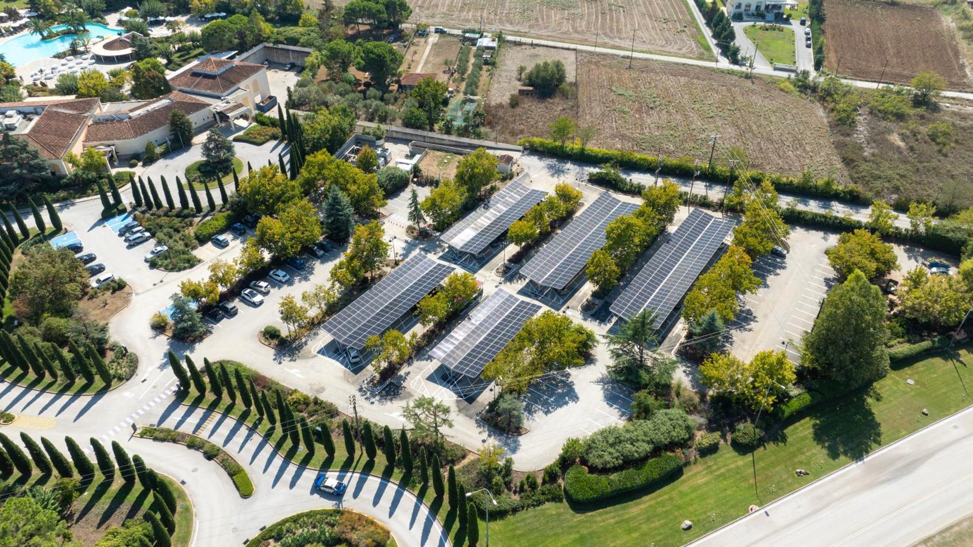 Hyatt Regency Thessaloniki Hotel Ngoại thất bức ảnh Solar panels at the headquarters of the University of California, Santa Barbara